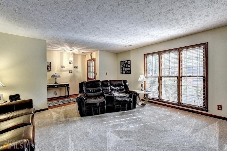Photo 8 of 47 - 658 Shiloh Ct, Lawrenceville, GA 30044