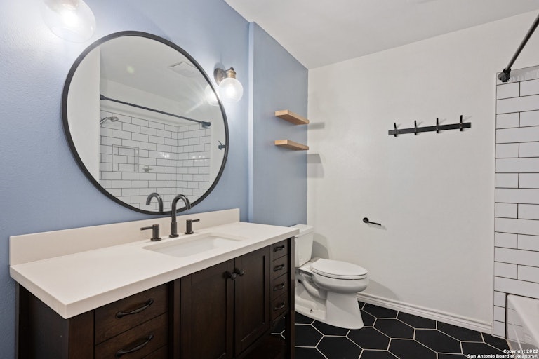 Photo 21 of 28 - 13930 Chisom Creek St, San Antonio, TX 78249