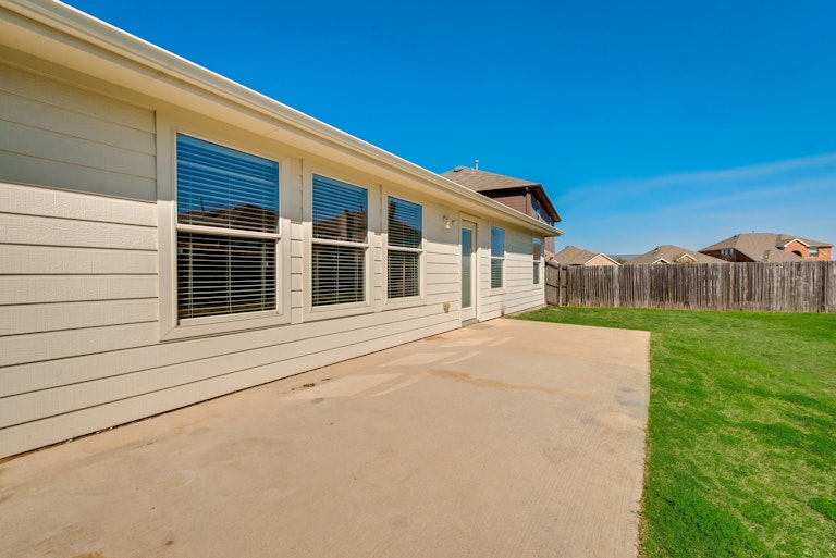Photo 23 of 24 - 305 Mystic River Trl, Fort Worth, TX 76131
