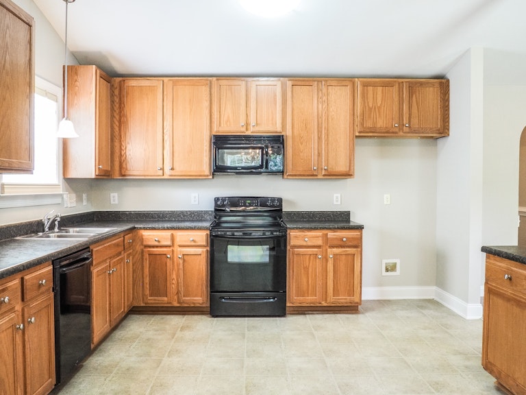 Photo 2 of 19 - 439 Timber Meadow Lake Dr, Fuquay Varina, NC 27526