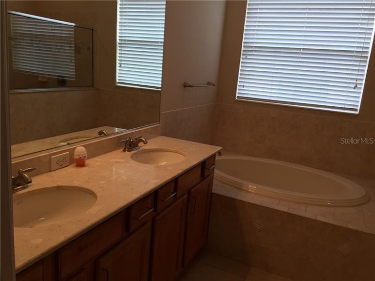 Photo 16 of 24 - 6823 44th Ter E, Bradenton, FL 34203