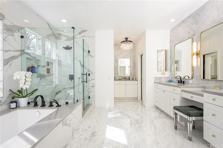 Photo 40 of 72 - 18692 Calera Ln, Huntington Beach, CA 92648
