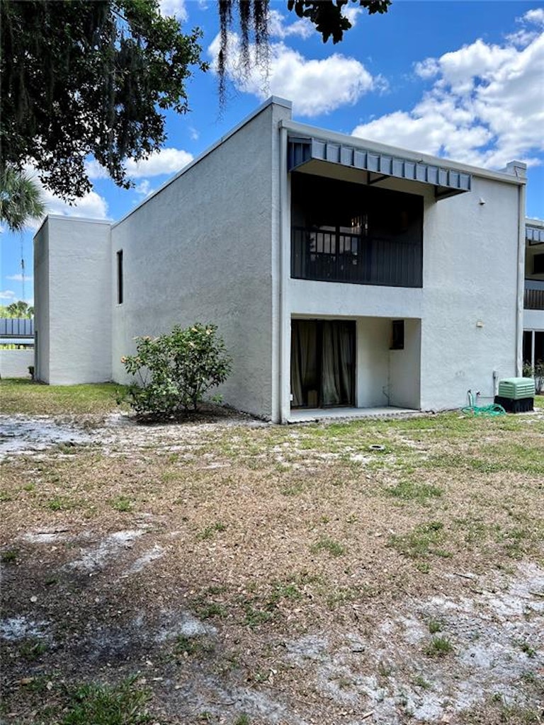 Photo 11 of 55 - 1823 Village Ct #1823, Mulberry, FL 33860