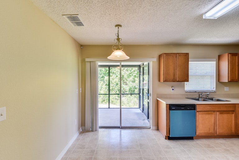 Photo 10 of 29 - 15169 Moultrie Pointe Rd, Orlando, FL 32828