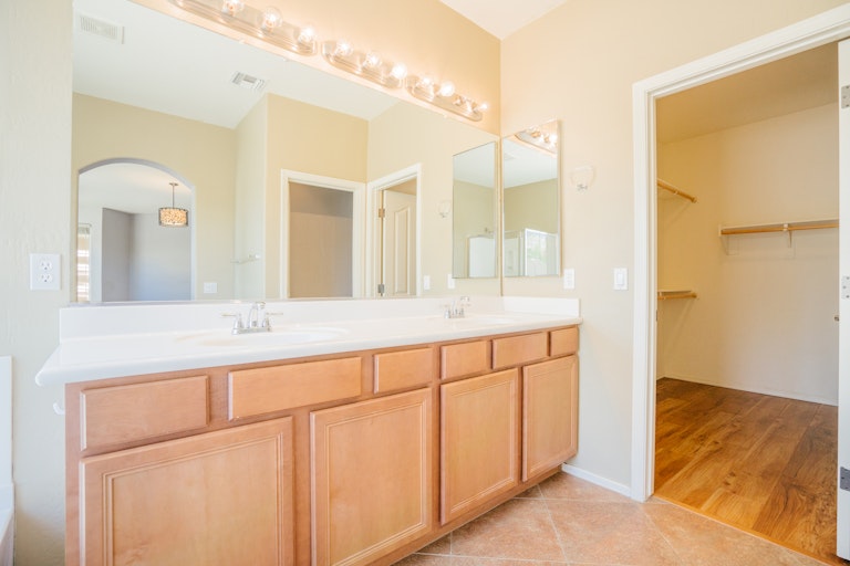 Photo 15 of 20 - 7194 W Lone Tree Trl, Peoria, AZ 85383