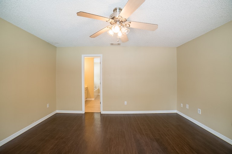 Photo 8 of 18 - 1014 Albamonte Ct, Oviedo, FL 32765