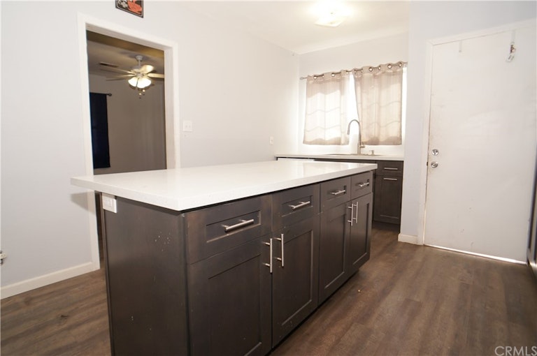Photo 4 of 16 - 633 W Cressey St, Compton, CA 90222