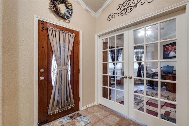 Photo 8 of 35 - 10304 Fossil Valley Dr, Fort Worth, TX 76131