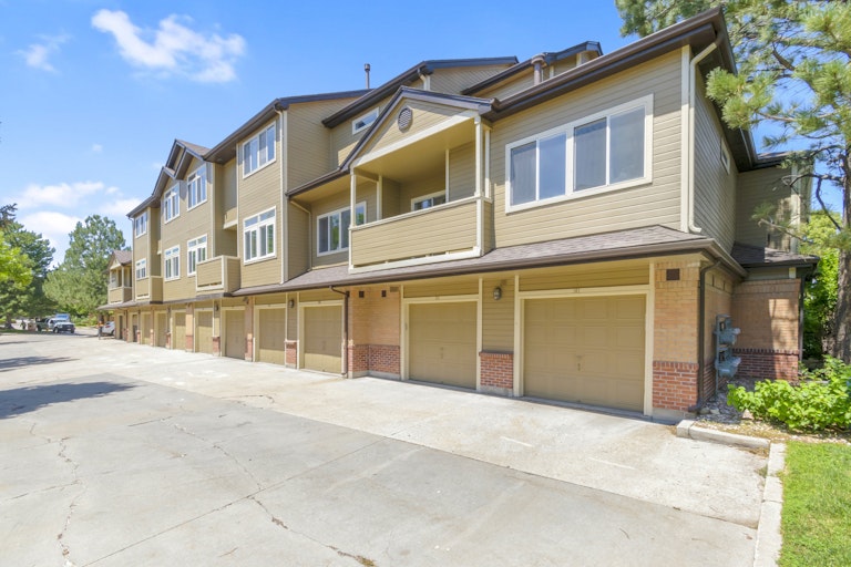 Photo 5 of 17 - 6001 S Yosemite St Unit E205, Greenwood Village, CO 80111