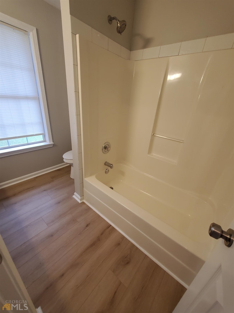Photo 13 of 22 - 29 Pecan Lake Ct, Sharpsburg, GA 30277