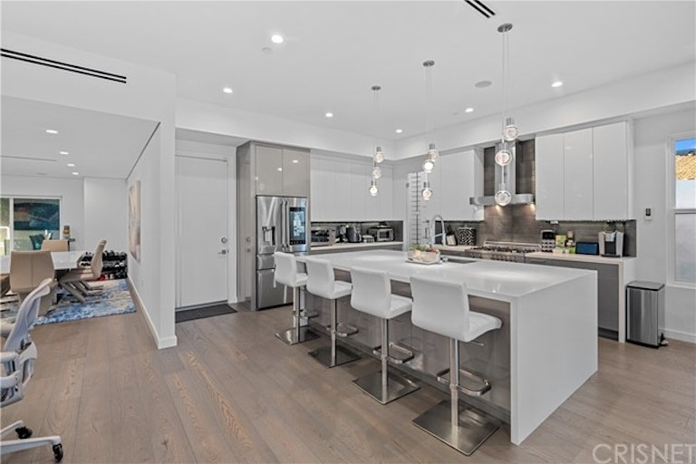 Photo 11 of 58 - 5008 Strohm Ave, North Hollywood, CA 91601