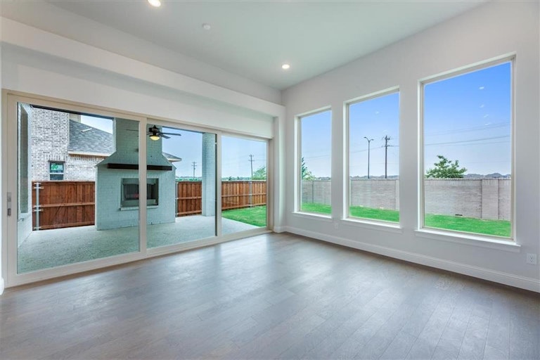 Photo 25 of 38 - 9442 Rockmount Dr, Dallas, TX 75243