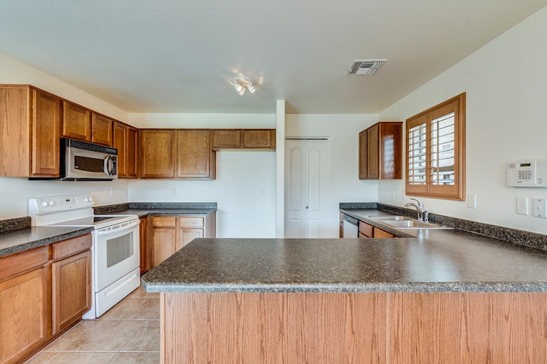 Photo 4 of 24 - 28514 N Dolomite Ln, San Tan Valley, AZ 85143
