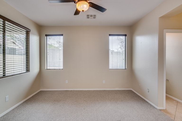 Photo 12 of 23 - 1612 W Kuralt Dr, Anthem, AZ 85086