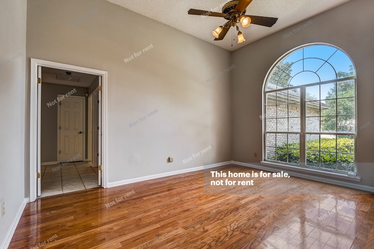 Photo 25 of 53 - 12060 Wren Hollow Ct, Jacksonville, FL 32246