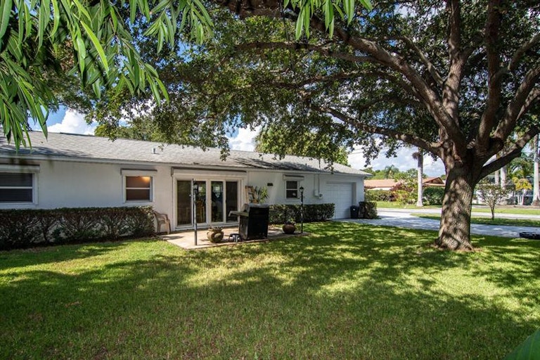 Photo 14 of 23 - 6440 27th Ave N, Saint Petersburg, FL 33710