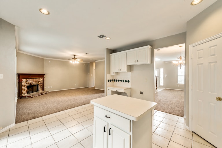 Photo 8 of 24 - 2802 Wildcreek Ct, Keller, TX 76248