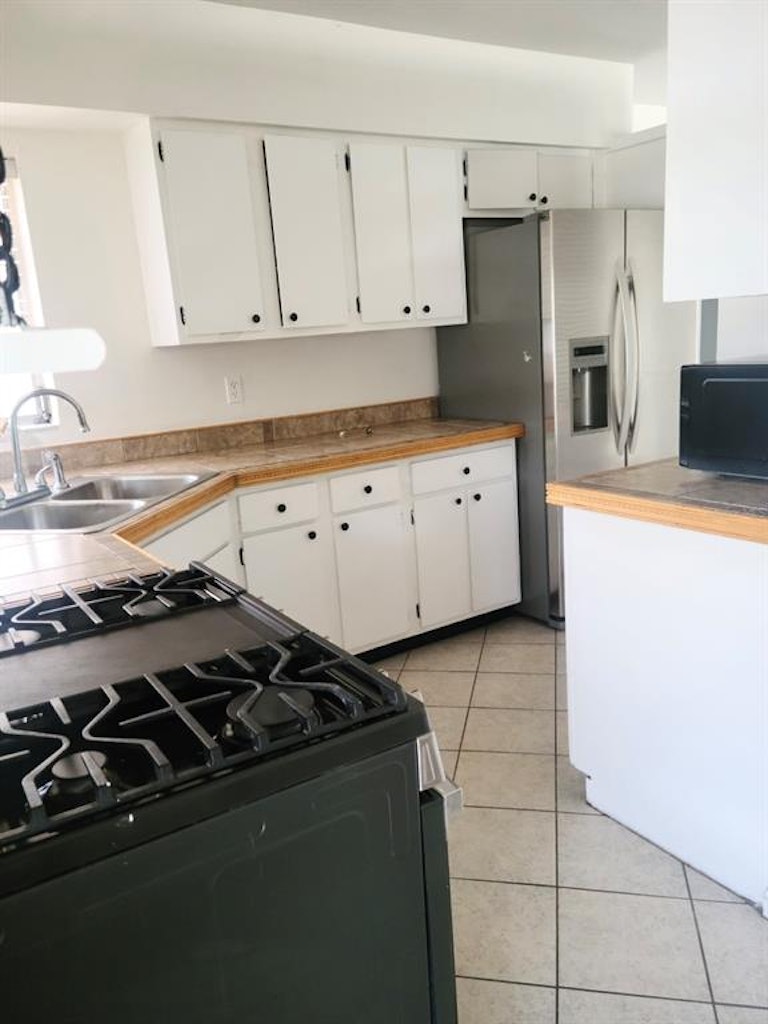 Photo 3 of 17 - 572 E Normandy Blvd, Deltona, FL 32725