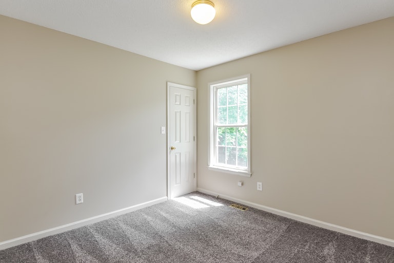Photo 15 of 25 - 5209 Pronghorn Ln, Raleigh, NC 27610