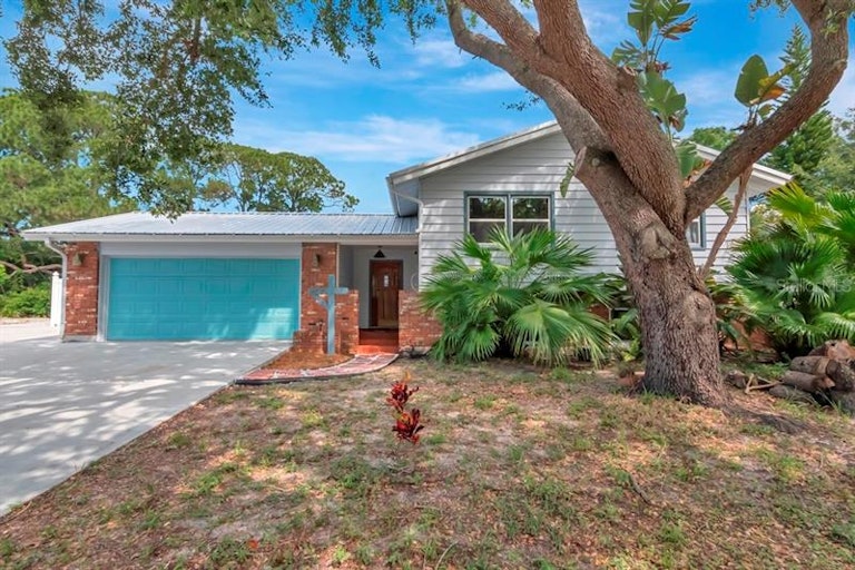 Photo 3 of 78 - 6515 Dimarco Rd, Tampa, FL 33634