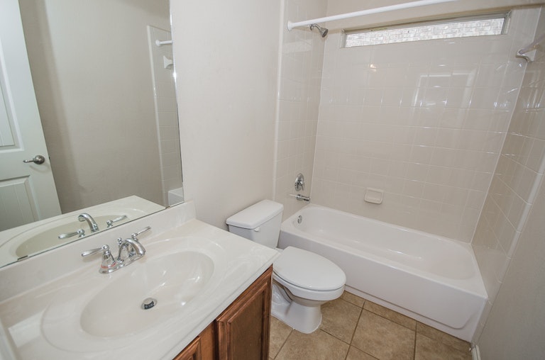 Photo 25 of 44 - 9713 Mulligan Dr, McKinney, TX 75072
