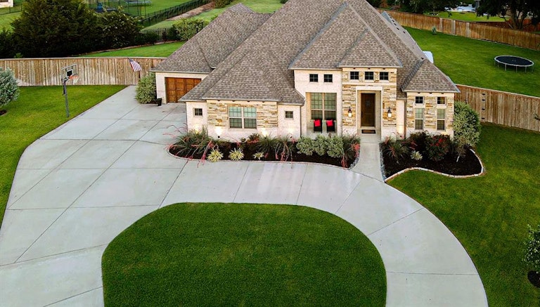 Photo 2 of 37 - 1620 Cattle Dr, Prosper, TX 75078