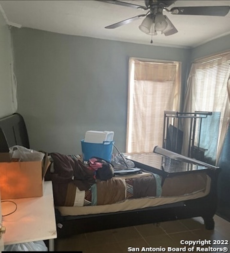 Photo 15 of 17 - 127 Benita St, San Antonio, TX 78210