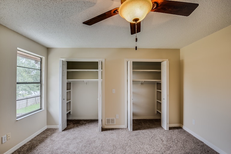 Photo 13 of 19 - 6724 Islander Ln, Tampa, FL 33615