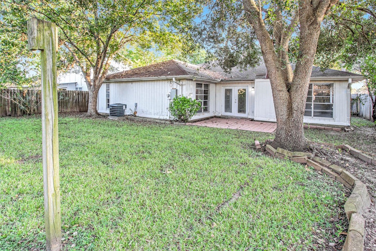 Photo 5 of 17 - 15822 Manfield Dr, Houston, TX 77082