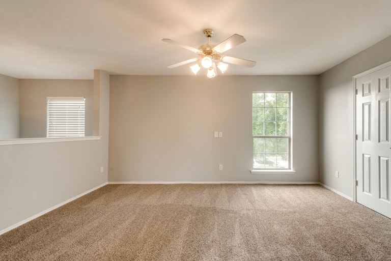 Photo 20 of 31 - 3261 Silent Creek Trl, Hurst, TX 76053