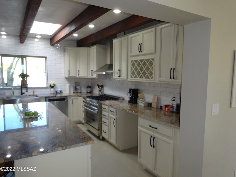 Photo 3 of 41 - 4540 E River Rd, Tucson, AZ 85718