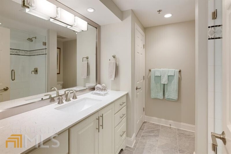 Photo 24 of 42 - 3435 Kingsboro Rd NE #602, Atlanta, GA 30326