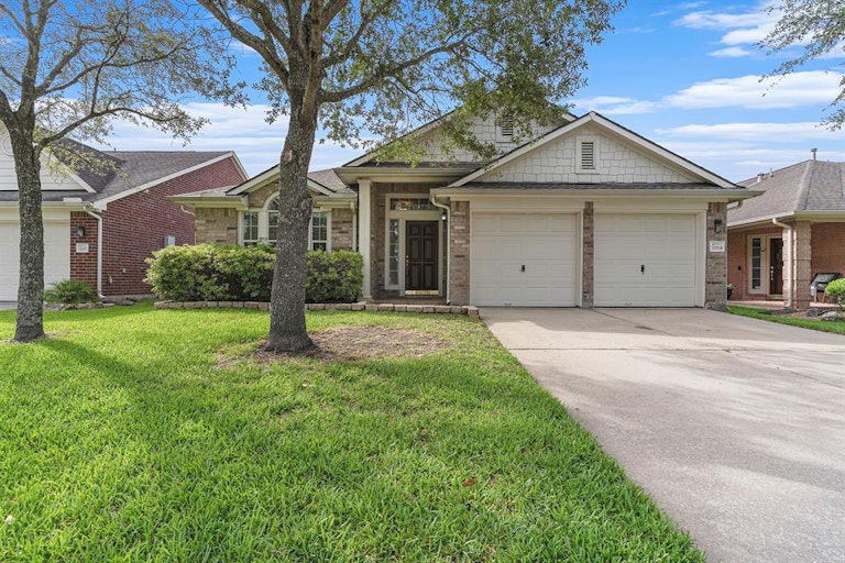 Photo 1 of 25 - 3284 Gladewater Ln, League City, TX 77573