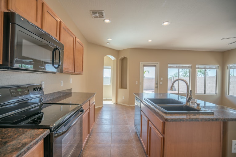Photo 6 of 39 - 6134 S 258th Dr, Buckeye, AZ 85326