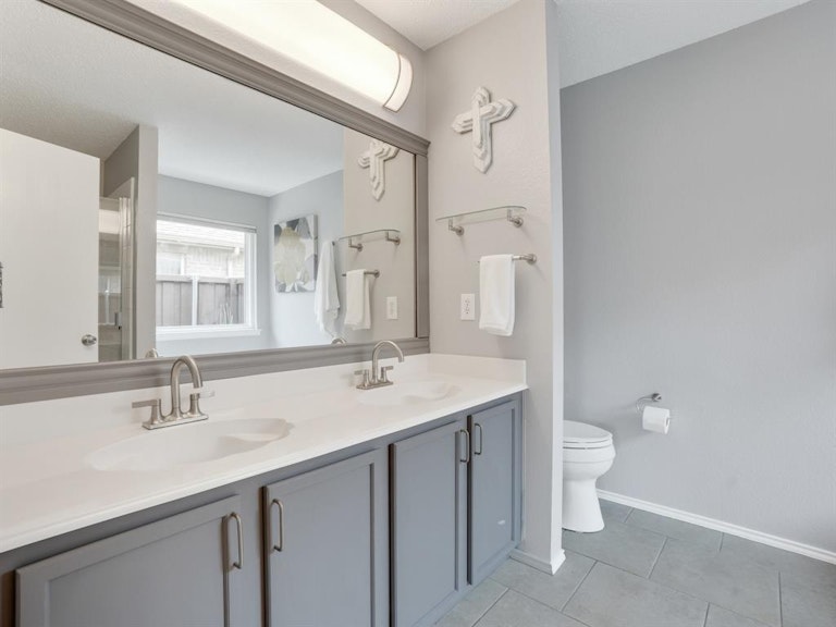 Photo 12 of 19 - 9904 Fillmore Dr, McKinney, TX 75072