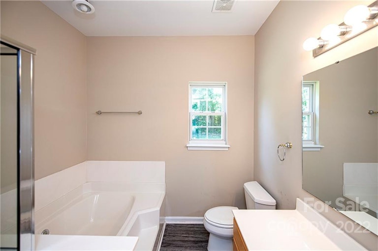 Photo 16 of 31 - 14916 Cane Field Dr, Charlotte, NC 28273