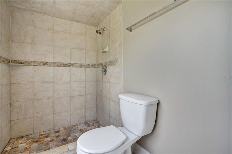 Photo 18 of 33 - 9425 Cannon Dr, Orlando, FL 32817