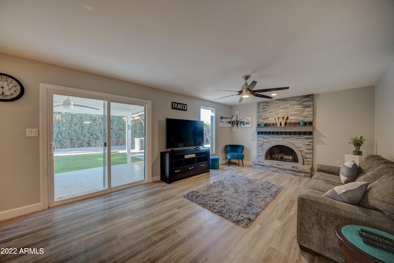 Photo 10 of 49 - 5201 E Aire Libre Ave, Scottsdale, AZ 85254