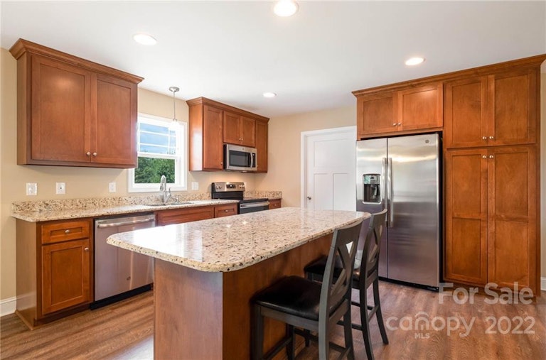 Photo 10 of 30 - 1084 Park Cir, Lincolnton, NC 28092