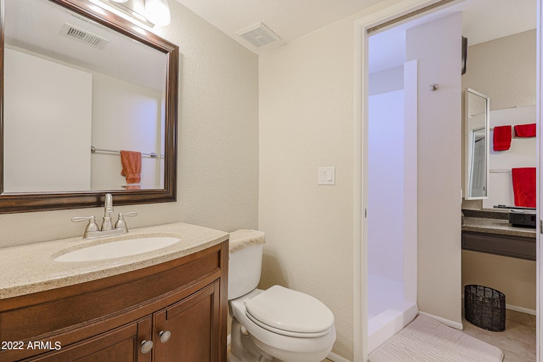 Photo 24 of 38 - 5207 E Half Moon Dr, Phoenix, AZ 85044