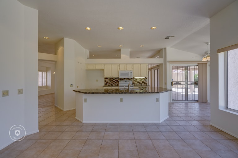 Photo 8 of 34 - 16108 W Sentinel Dr, Sun City West, AZ 85375