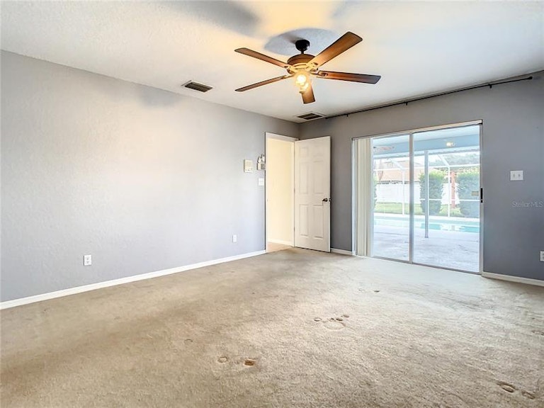 Photo 17 of 41 - 6923 Ashbury Dr, Lakeland, FL 33809