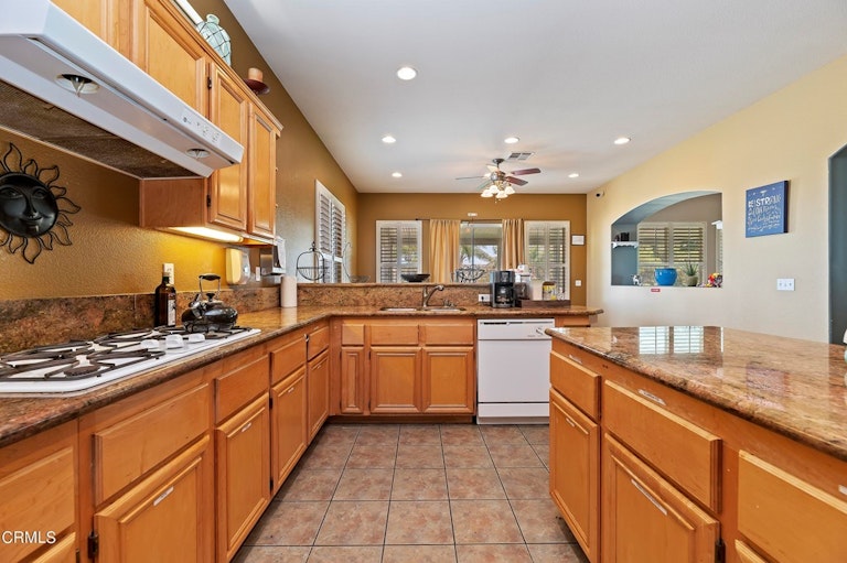 Photo 12 of 34 - 23970 Spenser Butte Dr, Perris, CA 92570