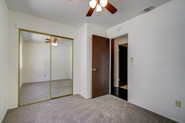 Photo 17 of 20 - 1136 Meadow Gate Dr, Roseville, CA 95661