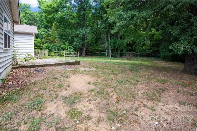 Photo 30 of 32 - 11841 Winter Pine Ln, Charlotte, NC 28269