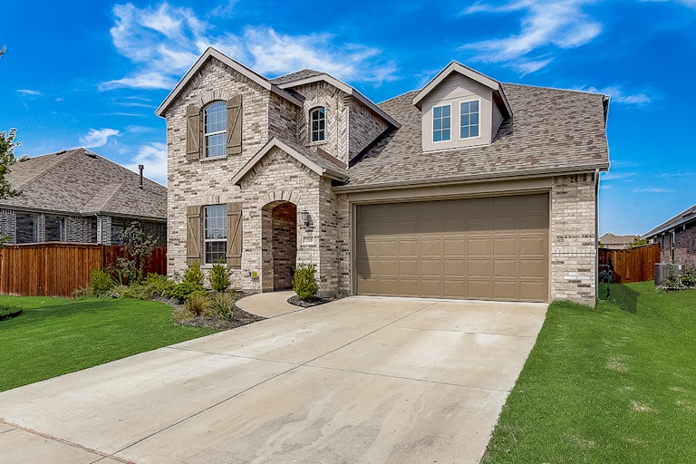 Photo 13 of 42 - 1316 Carlsbad Dr, Forney, TX 75126