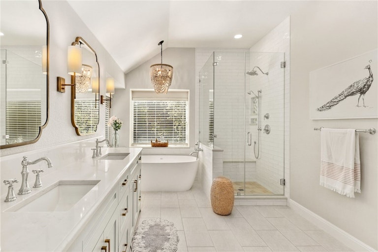 Photo 12 of 36 - 9903 Patrice Dr, Austin, TX 78750