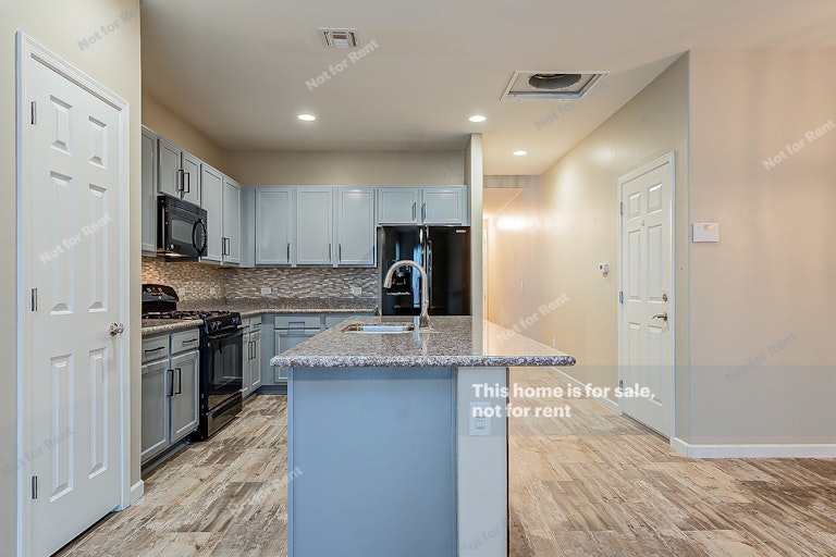 Photo 2 of 27 - 356 W Calle Gota, Sahuarita, AZ 85629