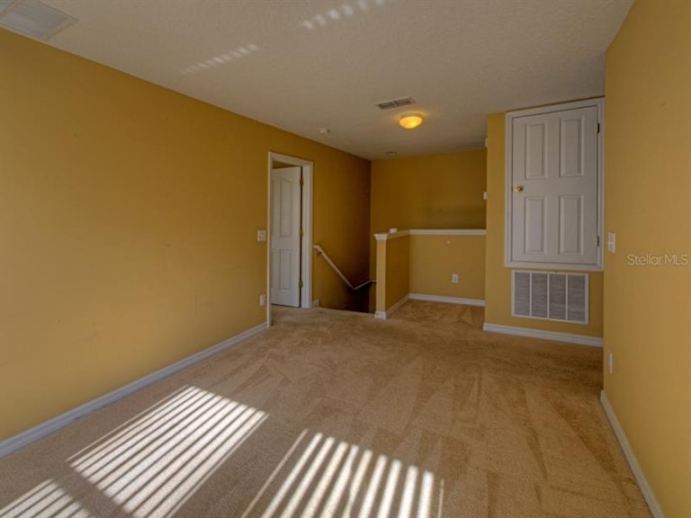 Photo 22 of 25 - 542 Penny Royal Pl, Oviedo, FL 32765