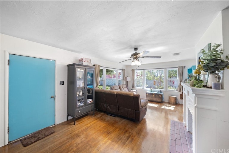 Photo 6 of 38 - 34273 Avenue E, Yucaipa, CA 92399
